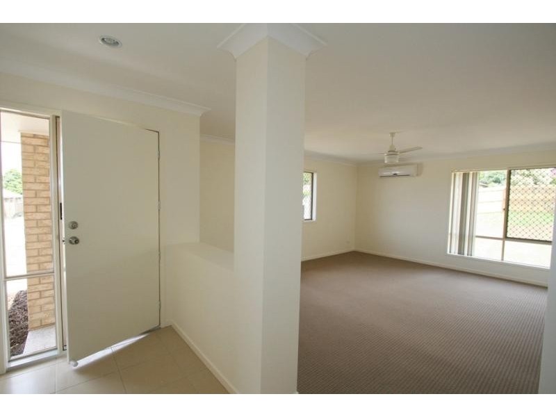 17 Armani Avenue, Wulkuraka QLD 4305