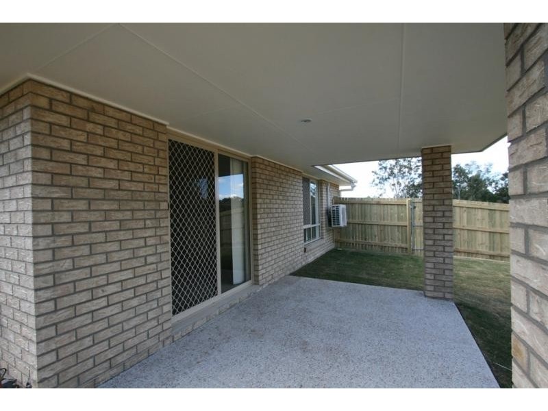17 Armani Avenue, Wulkuraka QLD 4305
