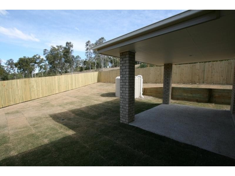 17 Armani Avenue, Wulkuraka QLD 4305