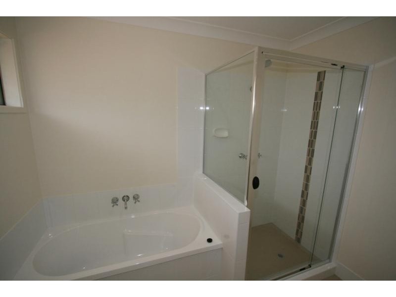 16 Drysdale Place, Brassall QLD 4305