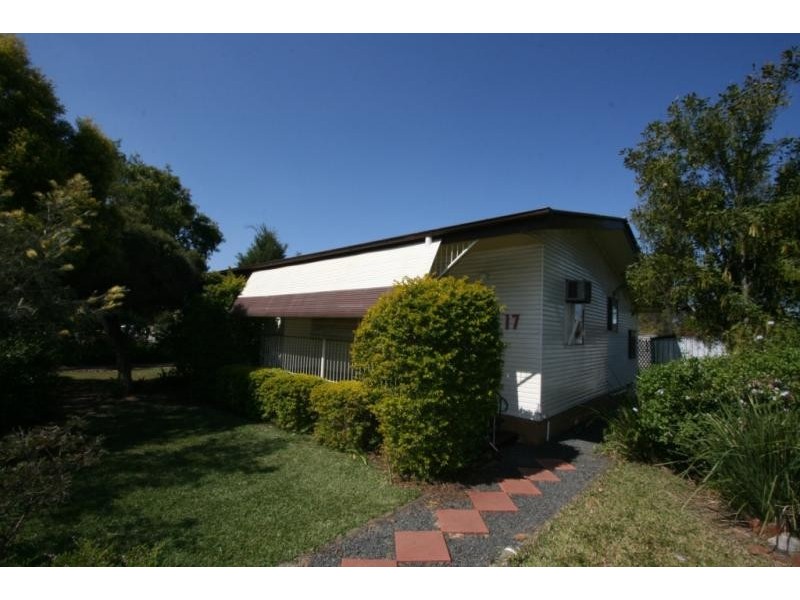 17 Albion Street BRASSALL 4305, Brassall QLD 4305
