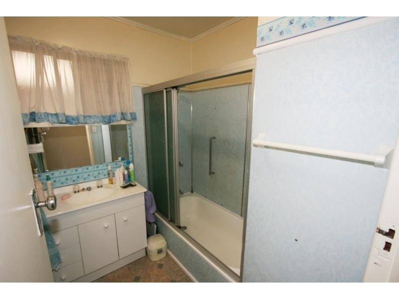 17 Albion Street BRASSALL 4305, Brassall QLD 4305