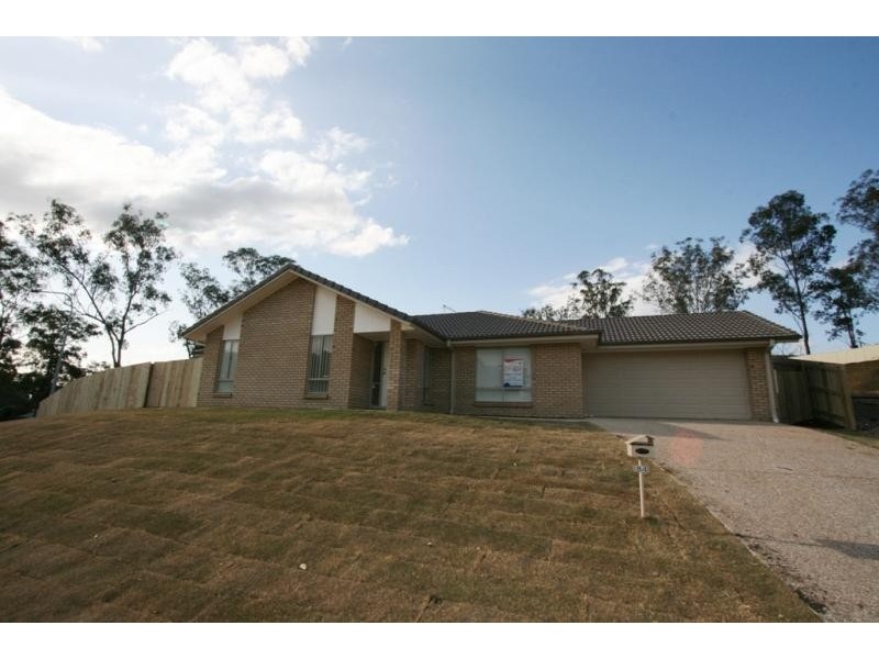 84 High Street, Blackstone QLD 4304