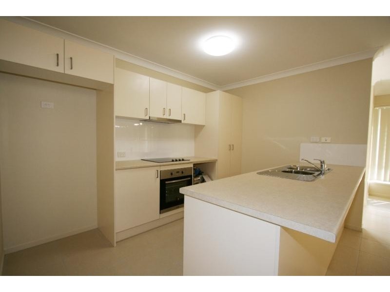 84 High Street, Blackstone QLD 4304