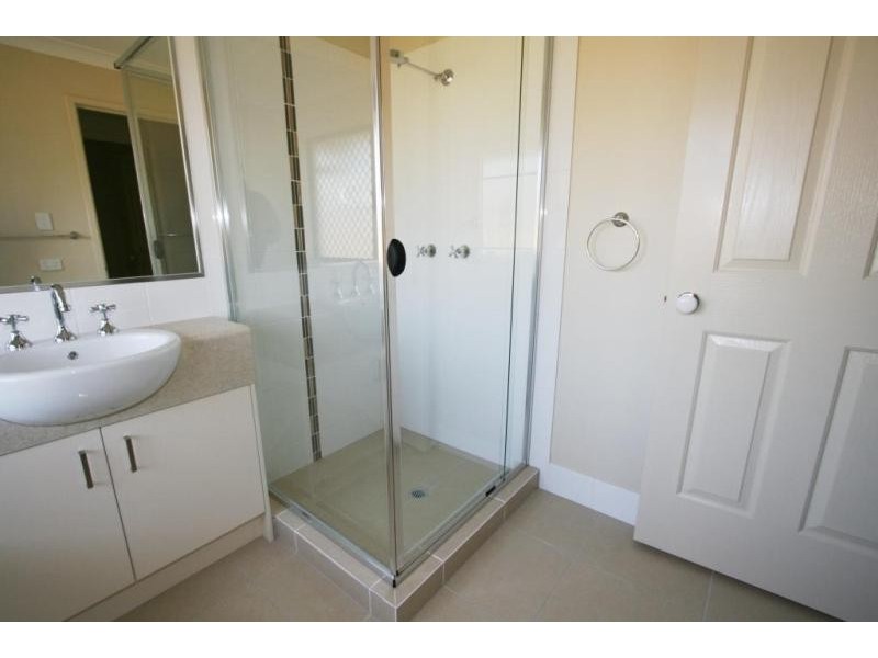84 High Street, Blackstone QLD 4304