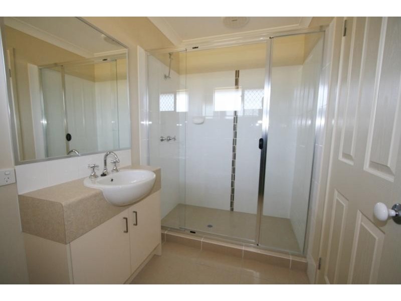 84 High Street, Blackstone QLD 4304