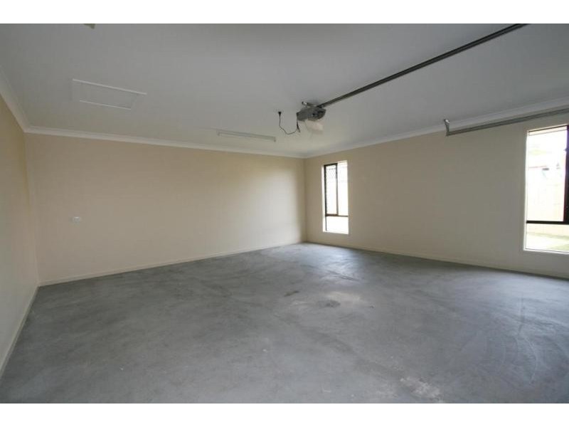 84 High Street, Blackstone QLD 4304