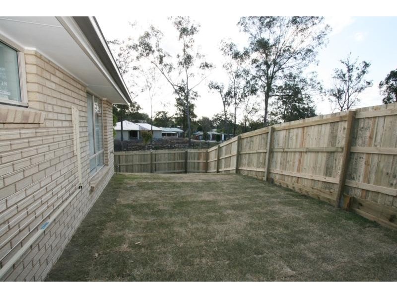 84 High Street, Blackstone QLD 4304