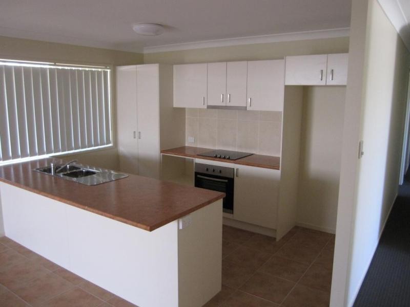 3 Harrier Place, Lowood QLD 4311