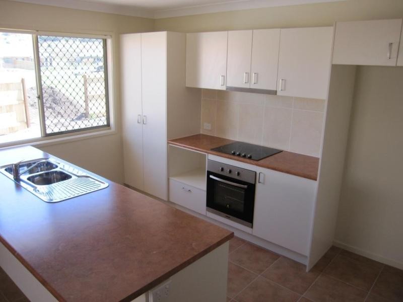3 Harrier Place, Lowood QLD 4311