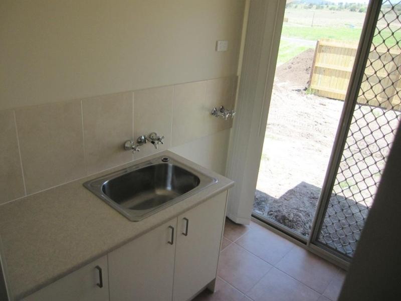 3 Harrier Place, Lowood QLD 4311
