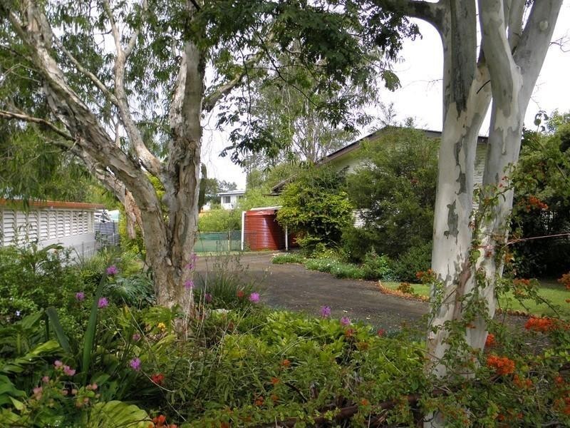 17  Albion Street BRASSALL 4305, Brassall QLD 4305