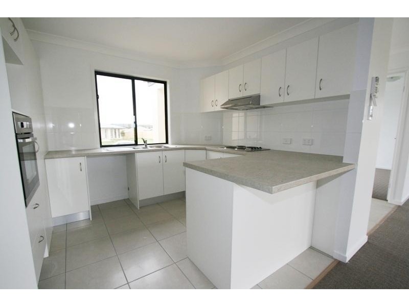 7 Brolga Street, Lowood QLD 4311