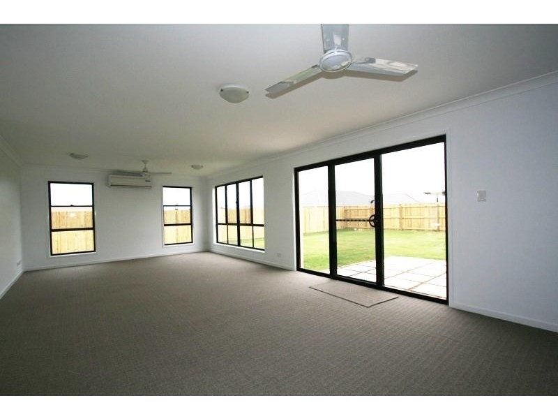 7 Brolga Street, Lowood QLD 4311