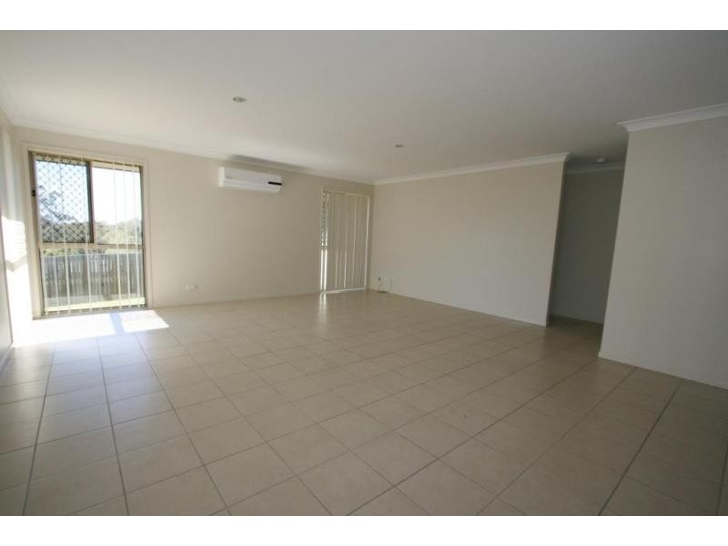 4 Dior Place, Wulkuraka QLD 4305