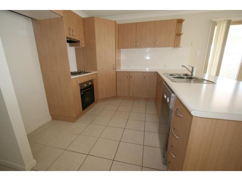 4 Dior Place, Wulkuraka QLD 4305