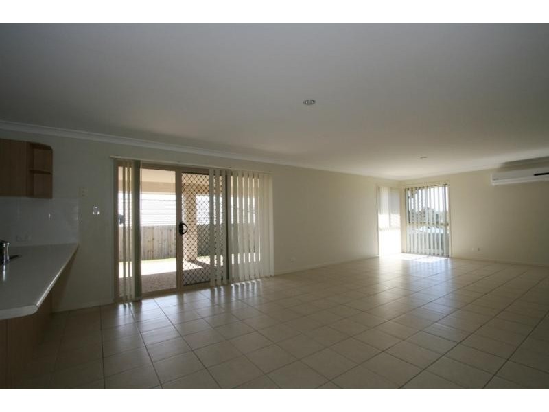 4 Dior Place, Wulkuraka QLD 4305