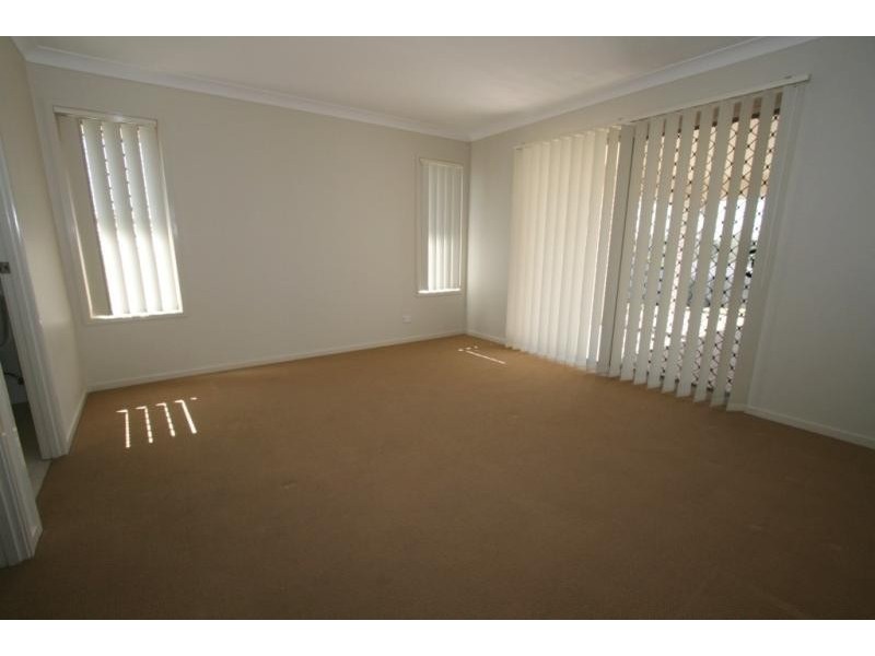 4 Dior Place, Wulkuraka QLD 4305