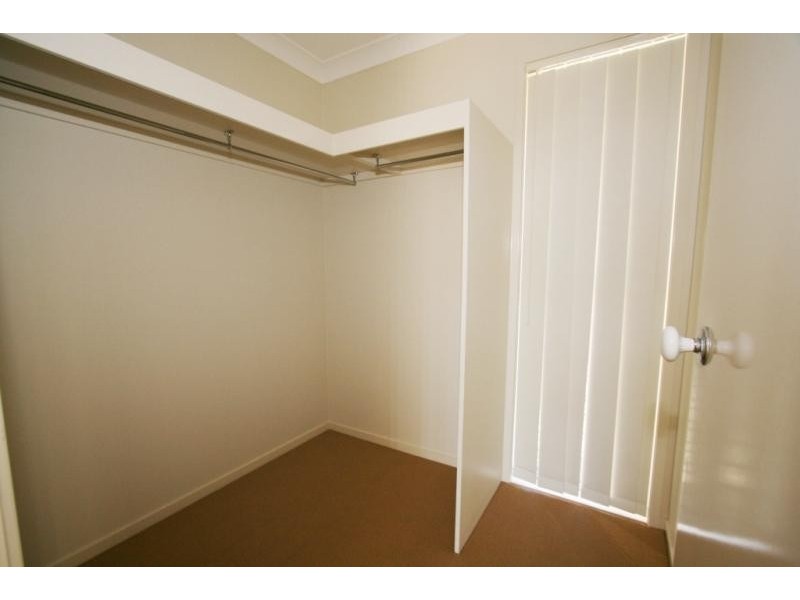 4 Dior Place, Wulkuraka QLD 4305