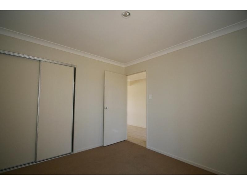 4 Dior Place, Wulkuraka QLD 4305