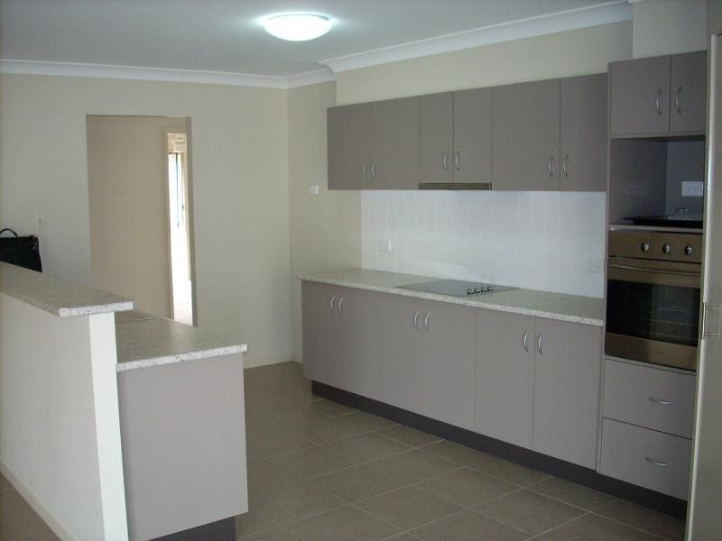 4  Toronto Court BRASSALL 4305, Brassall QLD 4305