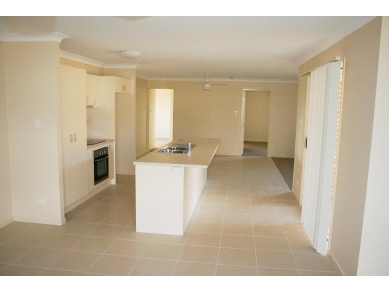 9 Stathis Place, Bundamba QLD 4304