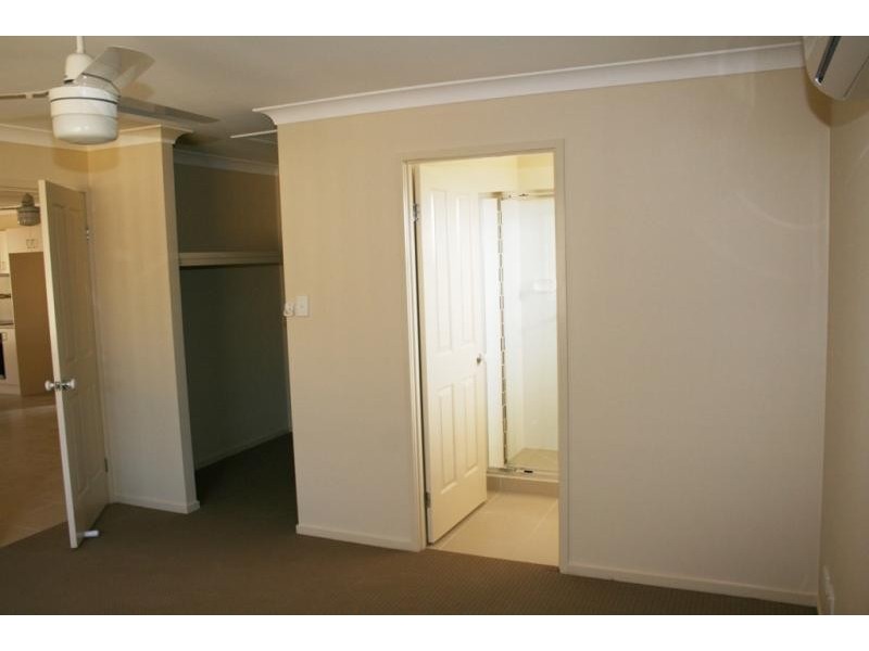 9 Stathis Place, Bundamba QLD 4304