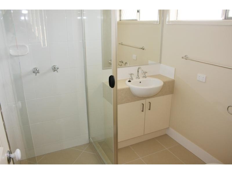 9 Stathis Place, Bundamba QLD 4304