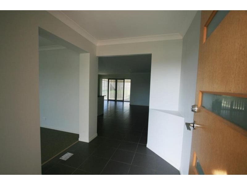 17 Aramac Street, Brassall QLD 4305