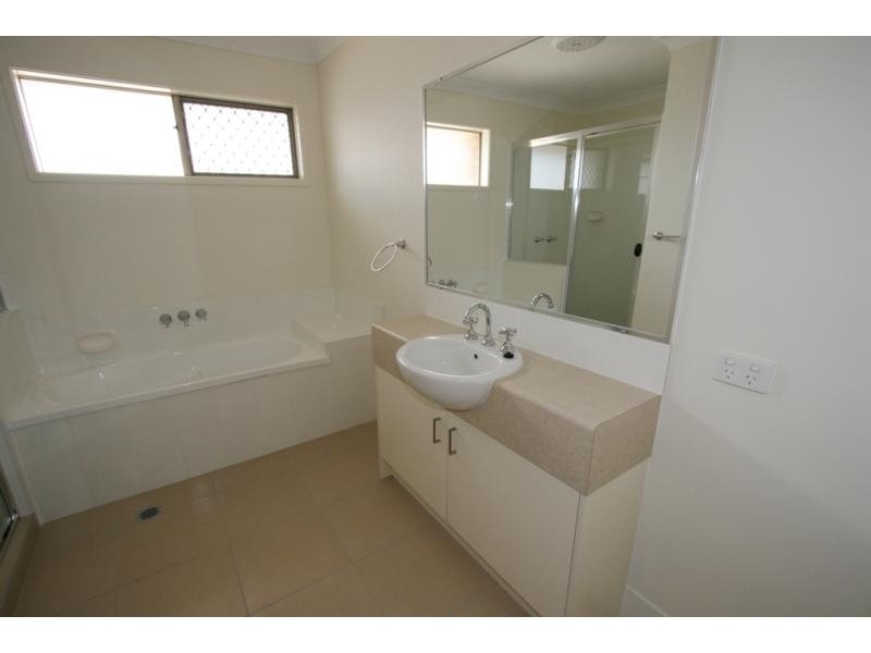 2 Habben Court, Bundamba QLD 4304