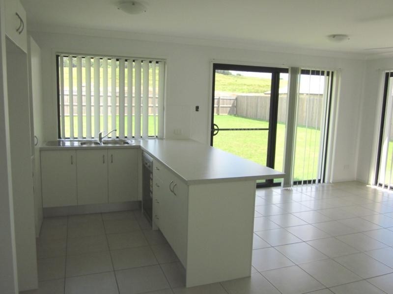 60 Sandpiper Drive, Lowood QLD 4311