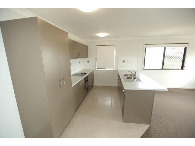 2/45 Braeside Road, Bundamba QLD 4304
