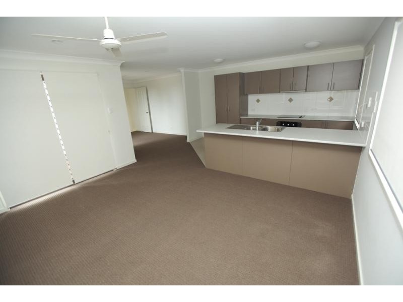 2/45 Braeside Road, Bundamba QLD 4304