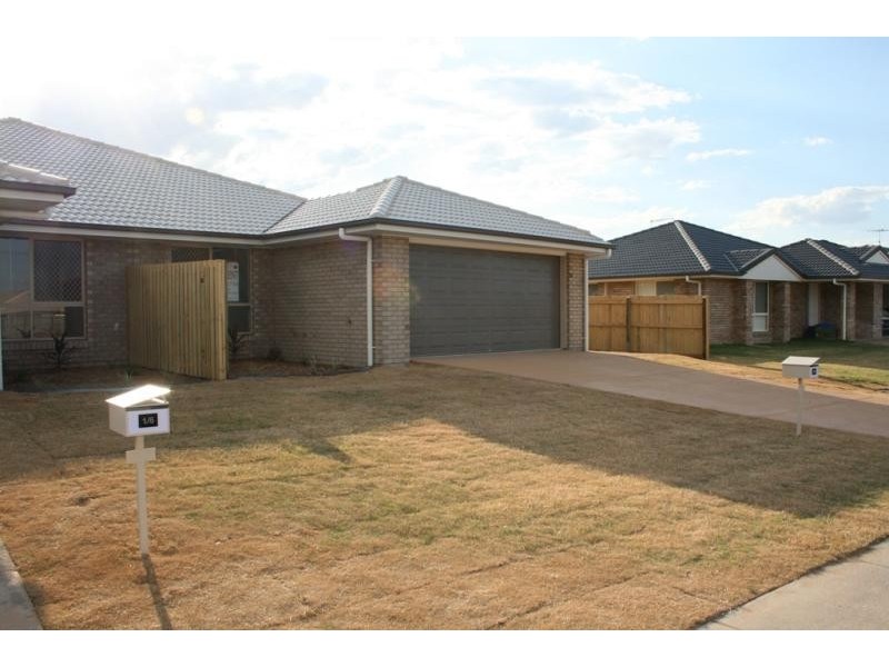 2/6 Tawney Street, Lowood QLD 4311