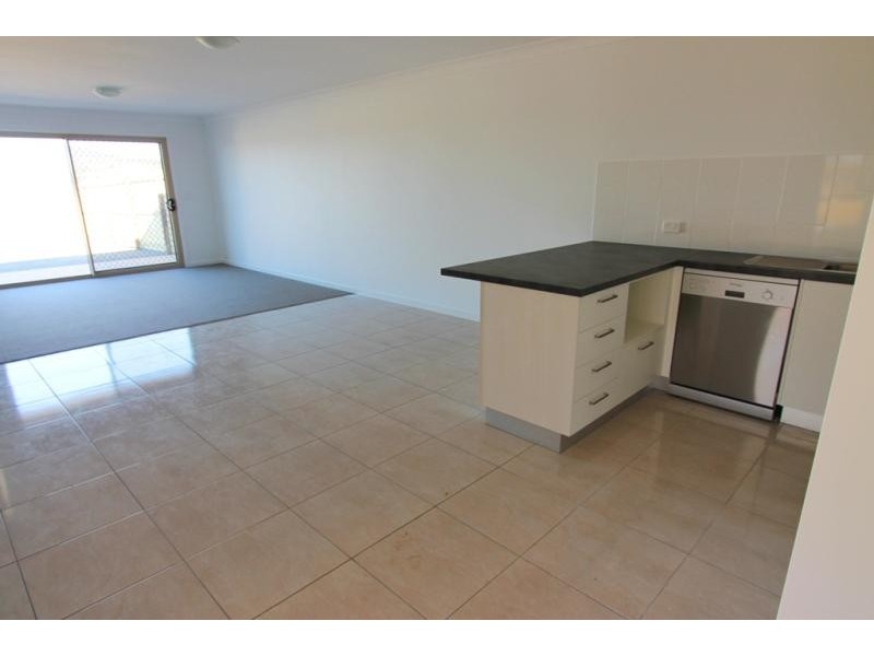 2/6 Tawney Street, Lowood QLD 4311