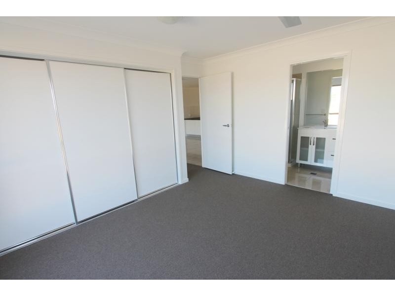 2/6 Tawney Street, Lowood QLD 4311
