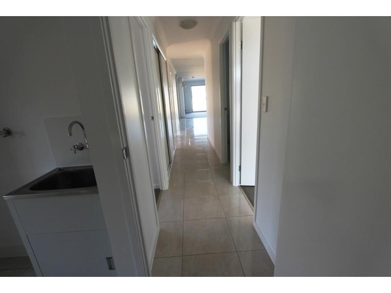 2/6 Tawney Street, Lowood QLD 4311