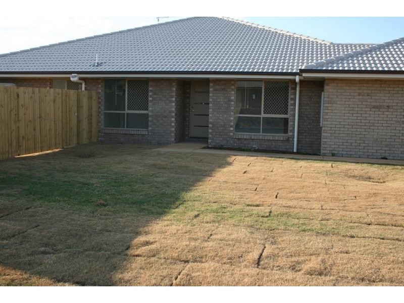 2/6 Tawney Street, Lowood QLD 4311