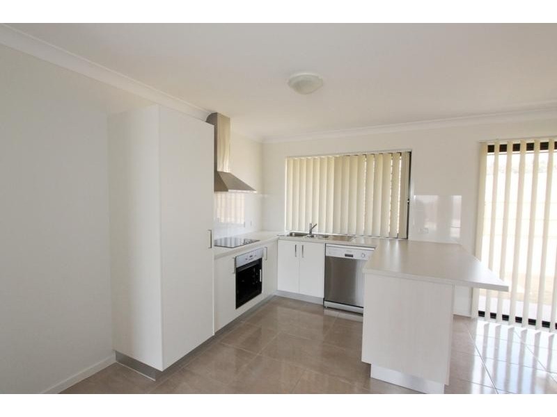 1/65 Sandpiper Drive, Lowood QLD 4311