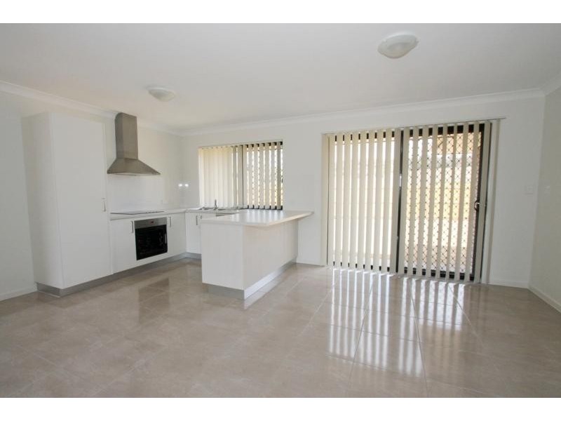 1/65 Sandpiper Drive, Lowood QLD 4311