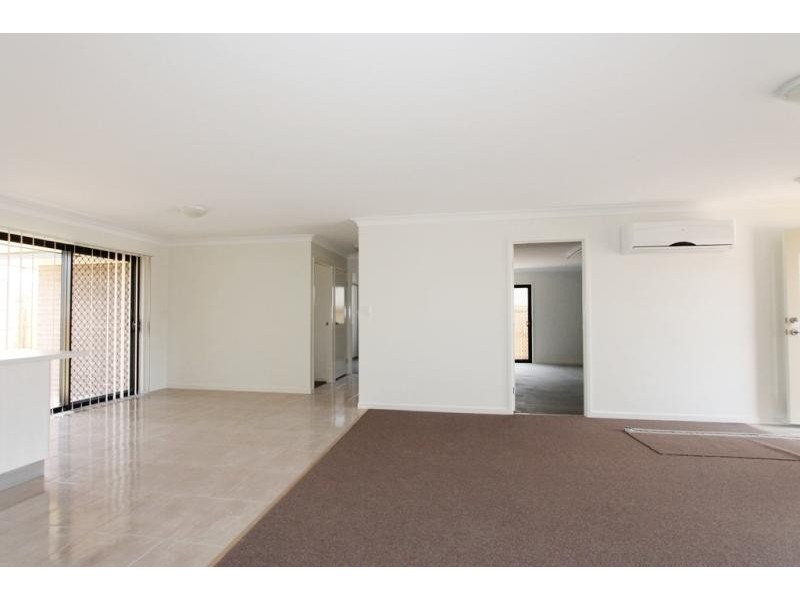 1/65 Sandpiper Drive, Lowood QLD 4311