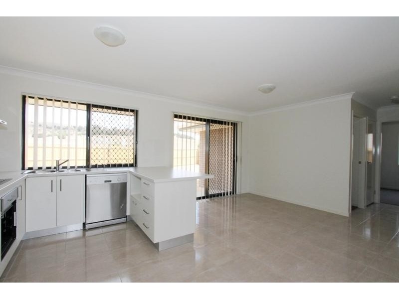 1/65 Sandpiper Drive, Lowood QLD 4311