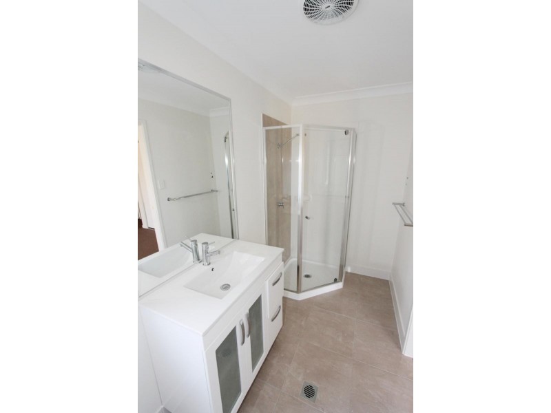 1/65 Sandpiper Drive, Lowood QLD 4311