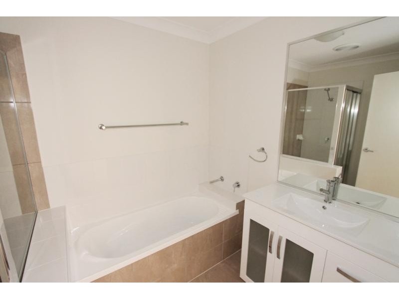 1/65 Sandpiper Drive, Lowood QLD 4311