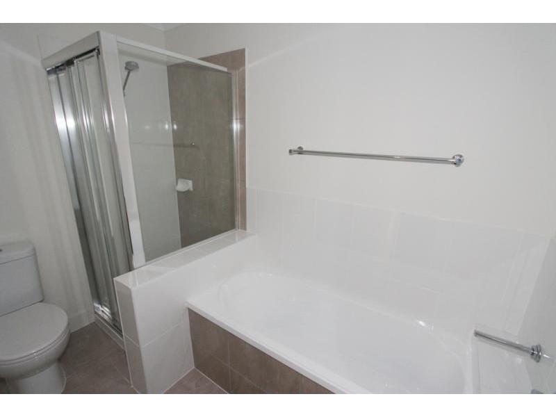 1/65 Sandpiper Drive, Lowood QLD 4311