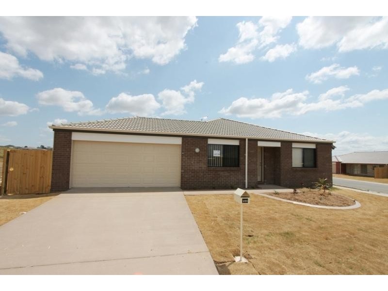 2/65 Sandpiper Drive, Lowood QLD 4311