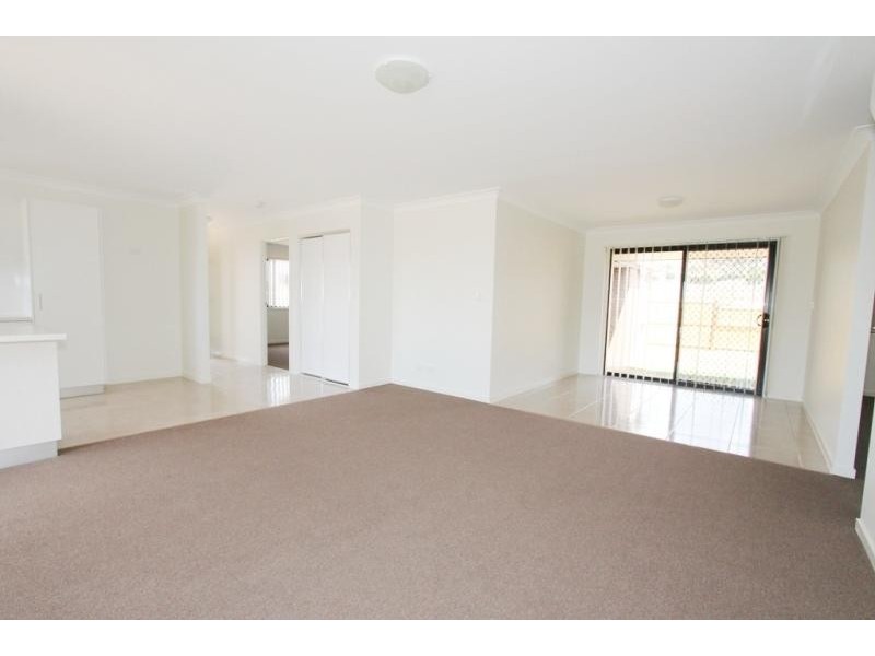2/65 Sandpiper Drive, Lowood QLD 4311