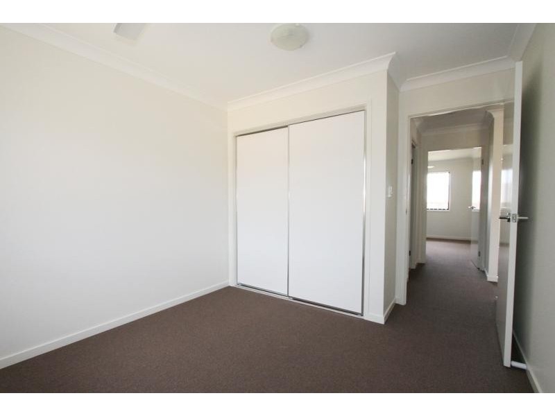 2/65 Sandpiper Drive, Lowood QLD 4311