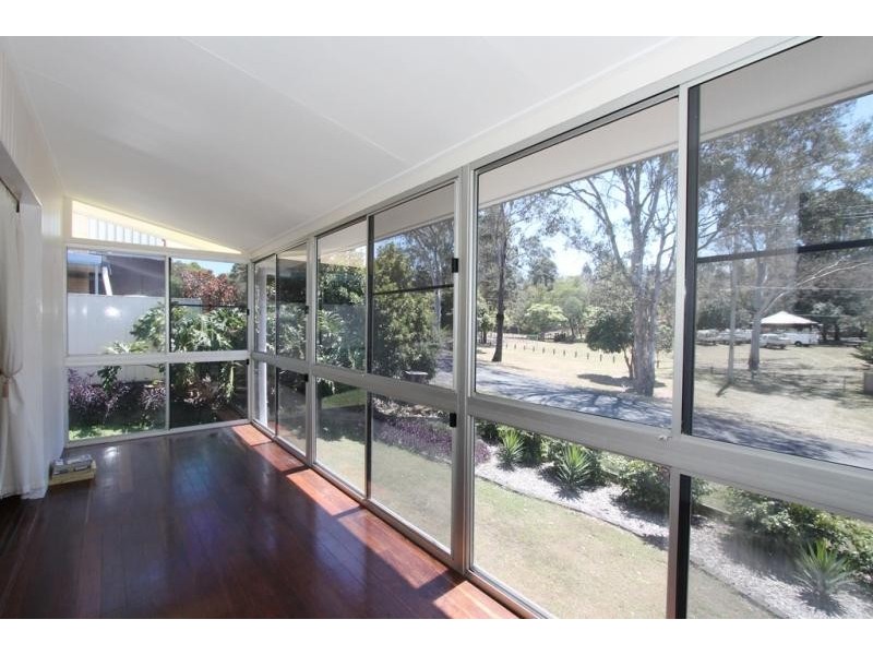 11 Simmons Road, North Ipswich QLD 4305
