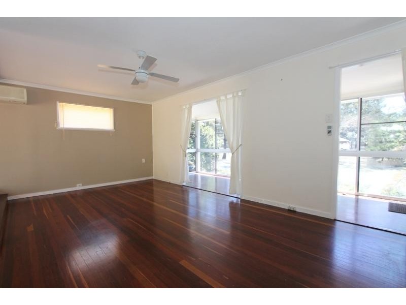 11 Simmons Road, North Ipswich QLD 4305